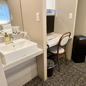 Small Hollywood Twin Room